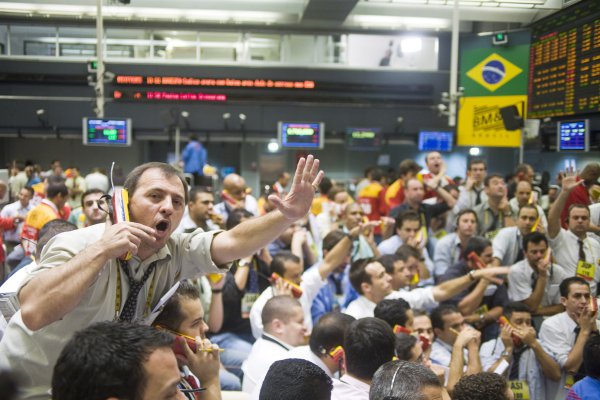 4% cae Carrefour en la bolsa brasileña tras recorte de recomendación