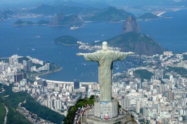 Brasil mantuvo tasa de interés sin cambio ante tensión previa a elecciones de octubre