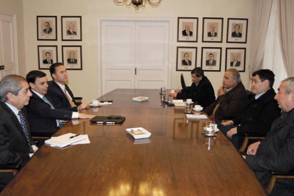 CPC crea mesa de trabajo con centrales sindicales