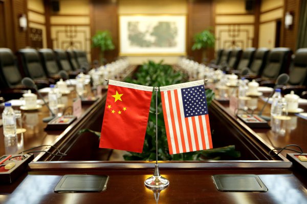 China planea bajar aranceles a sus socios en medio de escalada de la guerra comercial con EEUU