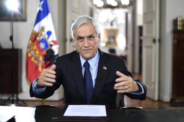 Clasificadoras respaldan alza del gasto pero alertan por cumplimiento de programas sociales