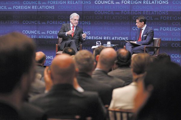 The Economist advierte a Piñera: “Ventana para políticas ambiciosas no estará abierta mucho tiempo”