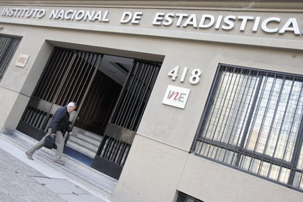 ¿Se resiente el turismo en Chile? Cifras del INE acusan baja en el alojamiento