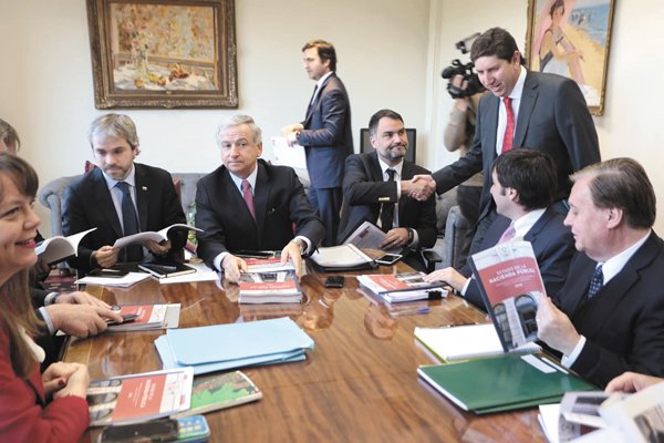 Cancillería y Deportes lideran alzas y mayor recorte se lo lleva Energía