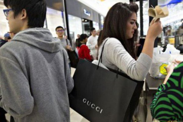Millennials adoran el lujo, su gasto en Gucci lo demuestra