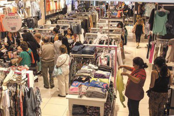 Sector mayorista anima al comercio y mejora previsión para actividad de agosto hasta 3,7%