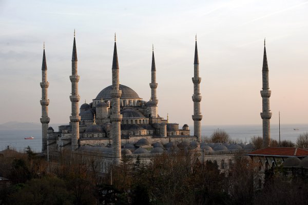 Inflación se dispara en Turquía y aumentan llamados por nuevas alzas en la tasa de interés