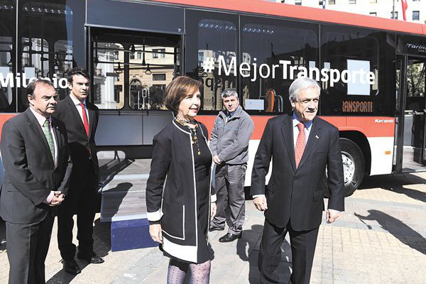 Gobierno contrata a KPMG para ver el modelo financiero del nuevo Transantiago