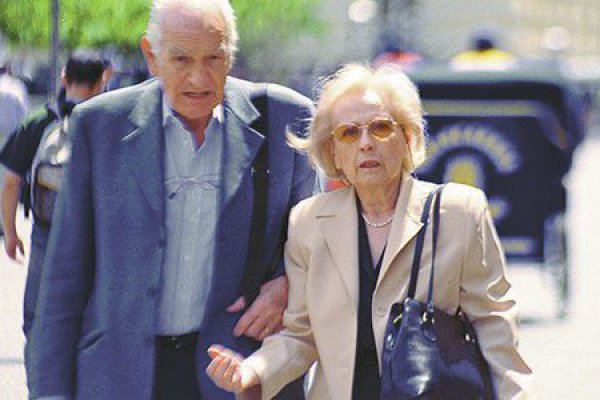 ¿Cuál fue la pensión promedio de una mujer que se jubiló en agosto?