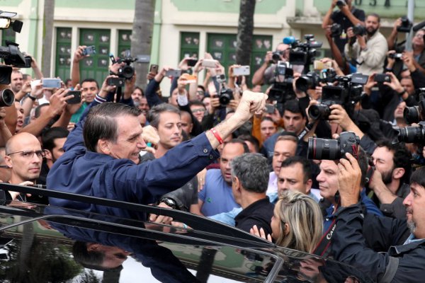 Bolsonaro sorprende a todos y va a segunda vuelta con Haddad