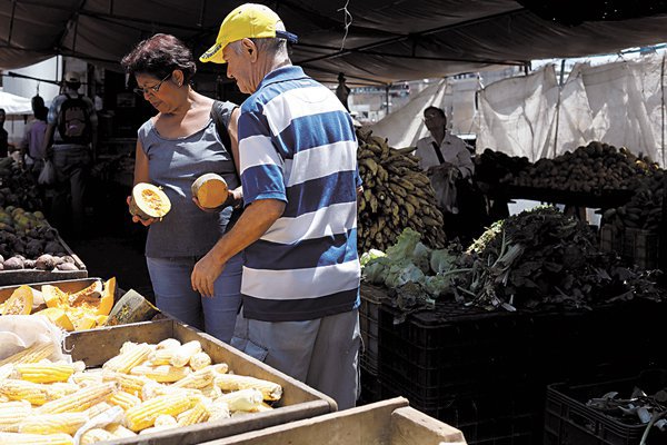 Precios en Venezuela suben 233,3% en septiembre tras plan de Maduro, según la Asamblea Nacional