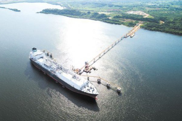 GNL Penco pospone en al menos tres años arriendo de terminal flotante de regasificación