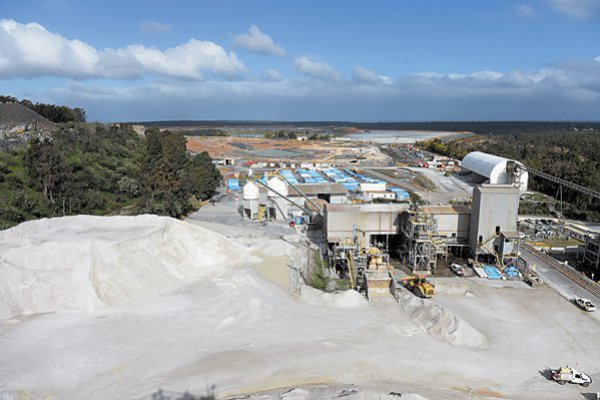 <p>Tianqi prepara el arribo a SQM: Ejecutivos se reúnen con parlamentarios e inversionistas</p>