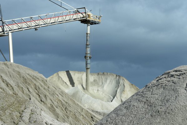 <p>Gigante chino del litio destronará este año a SQM en el mercado mundial</p>