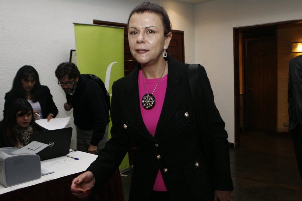 Karlezi profundiza críticas a la administración de la Clínica Las Condes a horas de junta de accionistas