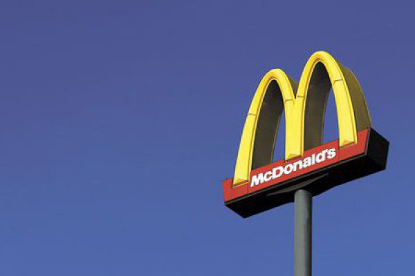 McDonald's busca bajar uso de pajillas plásticas en locales de Latinoamérica