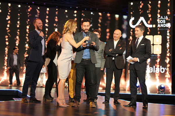 Emprendimiento nacional que combate la violencia escolar gana premios en Chile y España