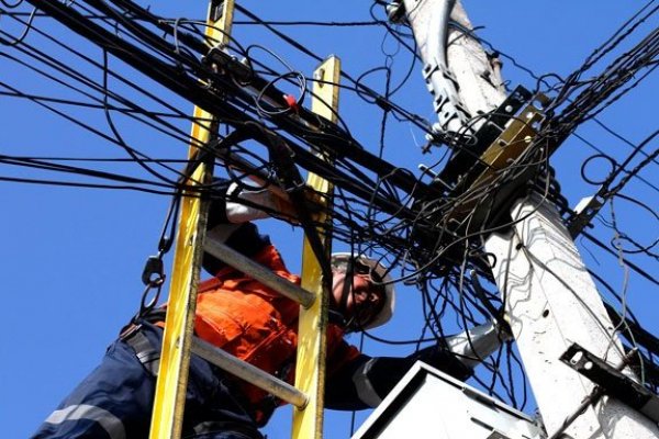 Gobierno impulsa plan para soterrar cables en nuevos proyectos de infraestructura