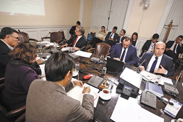 <p>Contralor respalda acuerdo SQM-Corfo: "se ajusta a la legalidad"</p>