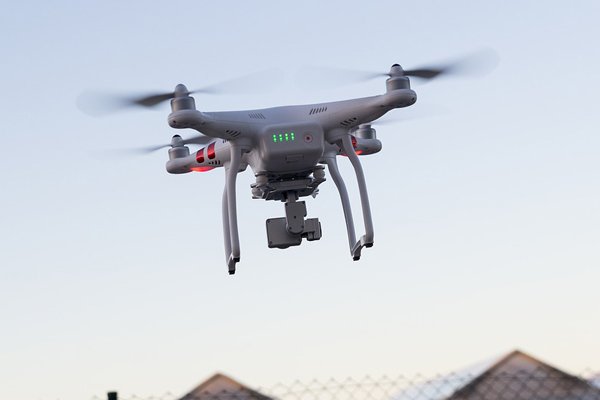 Uber quiere repartir comida con drones en 2021