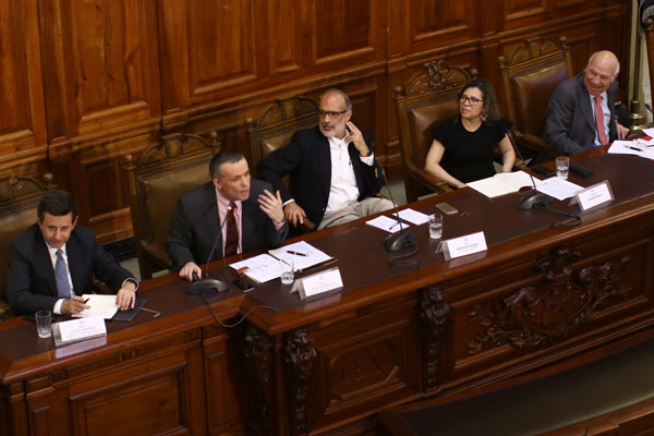 Exministro Valdés critica curso de la política monetaria
