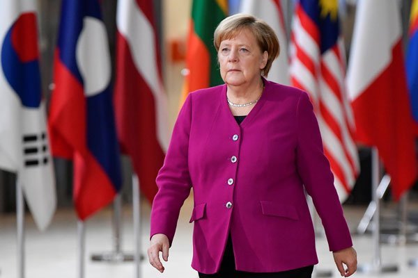 Merkel comienza a decir adiós a Europa al dejar el liderazgo de su partido tras 18 años
