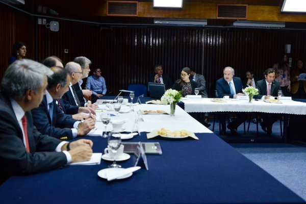 Mesa técnica asesora evaluará fórmulas para flexibilizar norma que prohíbe reemplazo interno