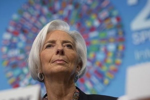 Lagarde: Es 'fundamental' que las mujeres lleguen a la cima