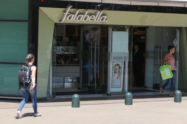 Grupo Auguri sale a comprar Falabella al cierre de mes