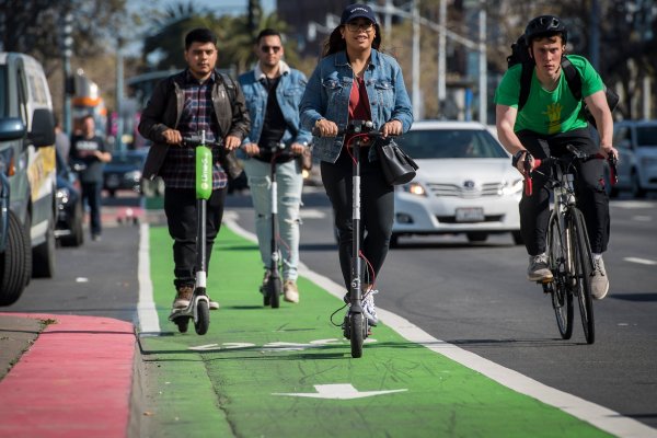 Estalla la guerra de los scooter eléctricos en Chile: otra empresa anuncia su llegada