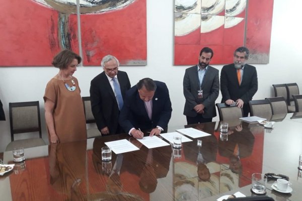 <p>Camioneros logran mesa con gobierno para transparentar fijación de precios de combustibles</p>