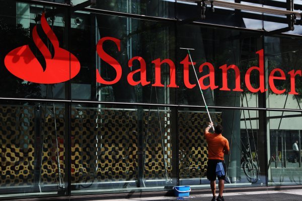 Santander lanza en Chile sistema para pagar con el celular