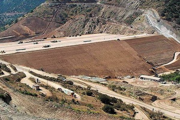 <p>Minera de Luksic aprobó ampliación de Los Pelambres por US$ 1.300 millones y generará 3.000 empleos</p>