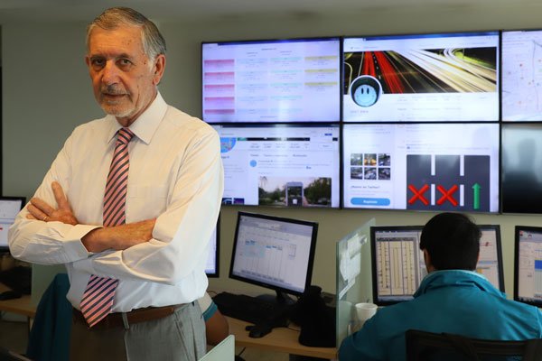 Héctor Moya: En 10 años la totalidad del transporte de buses públicos será eléctrico”