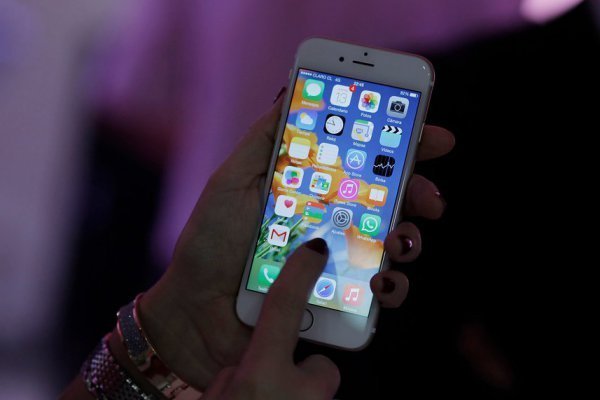 Un sahumerio para Apple: recortan otra vez el precio objetivo, acción se derrumba y está a punto de entrar a mercado bajista