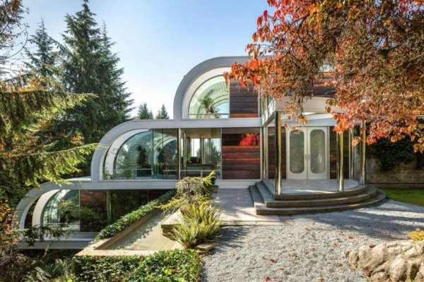 Esta mansión canadiense de US$ 12,8 millones es una cascada de acero