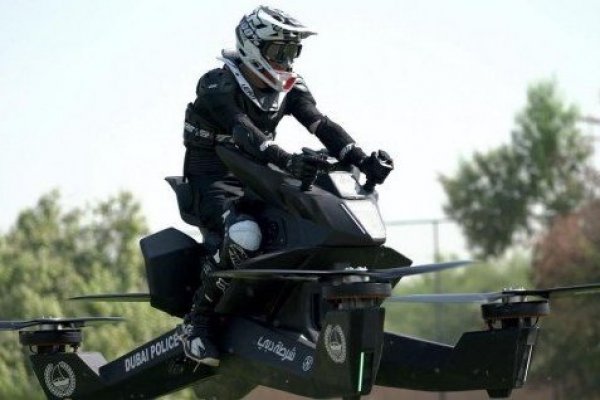 En Dubái, la policía patrullará las calles en motocicletas voladoras en 2020