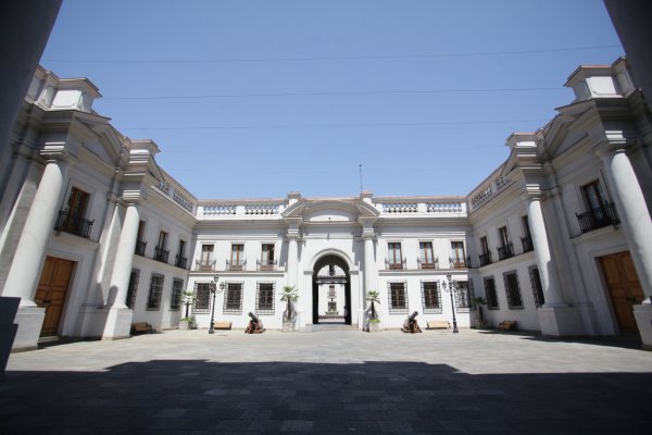 Reajuste: parlamentarios se enfrentan por congelamiento en rentas de autoridades