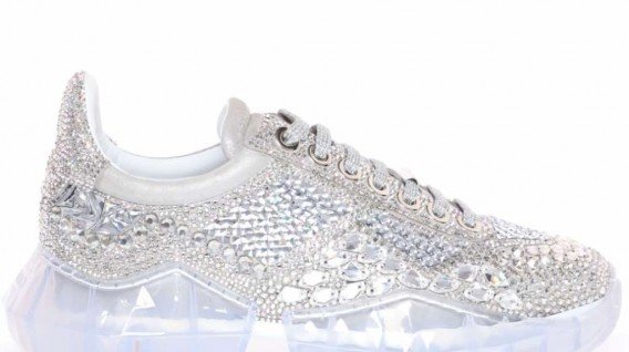 “Diamond”: la nueva línea de zapatillas de cristal del diseñador Jimmy Choo