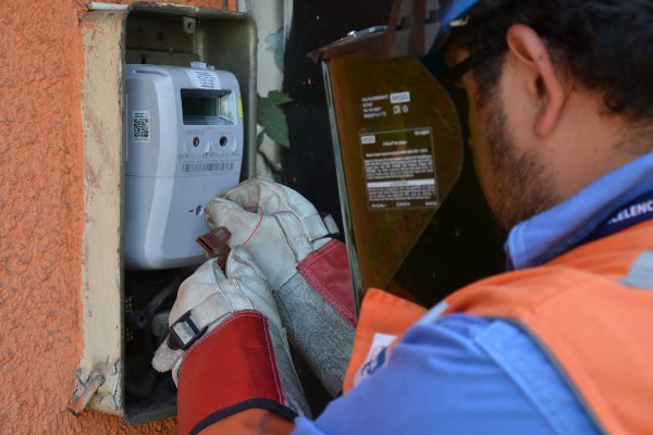 Un nuevo corte de luz afecta a cinco comunas de la capital