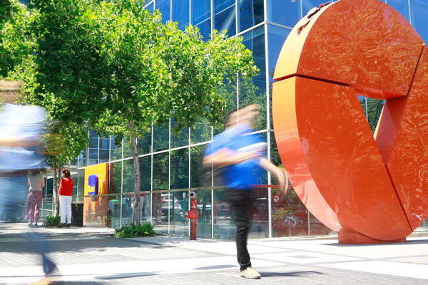 Itaú aumenta más de 50% sus ganancias a octubre y sube en colocaciones