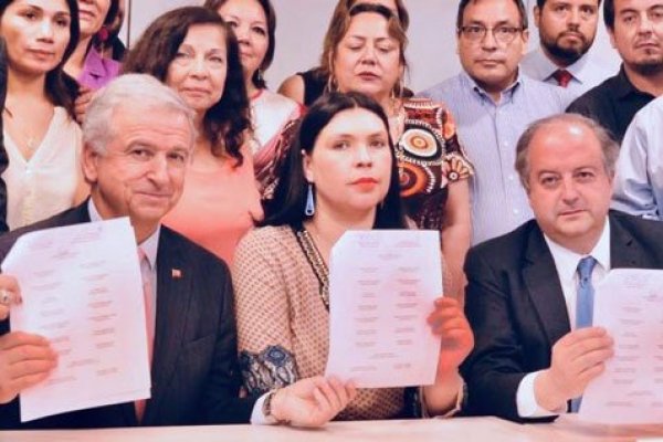 Bancada DC condiciona apoyo a reajuste público a que gobierno suba cifra a 4%