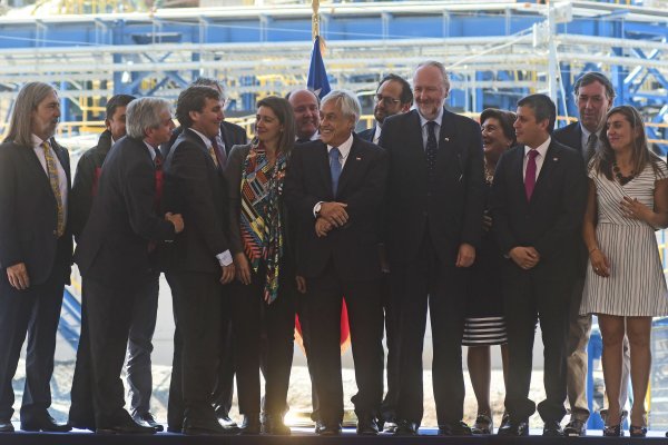 <p>Agencia Uno</p>