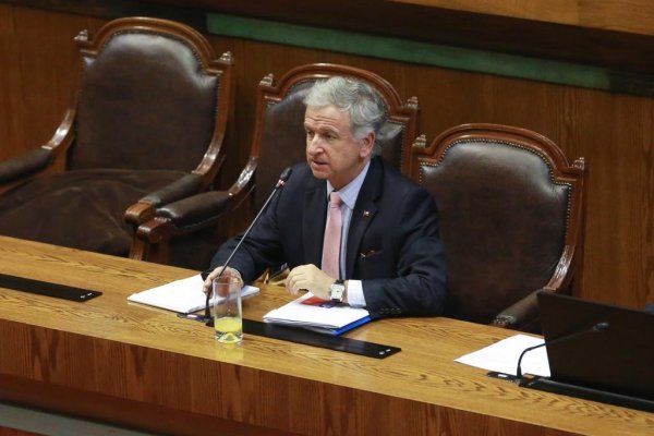 Diputados aprueban reajuste del sector público, pero dejan sin alza salarial a las autoridades