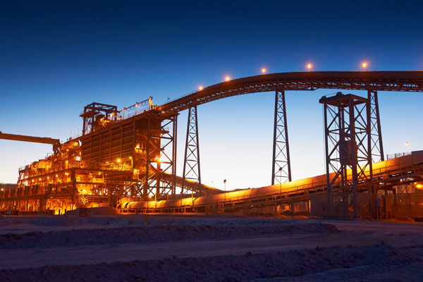 La operación eléctrica del 2019: BHP lanza megalicitación para sus operaciones mineras