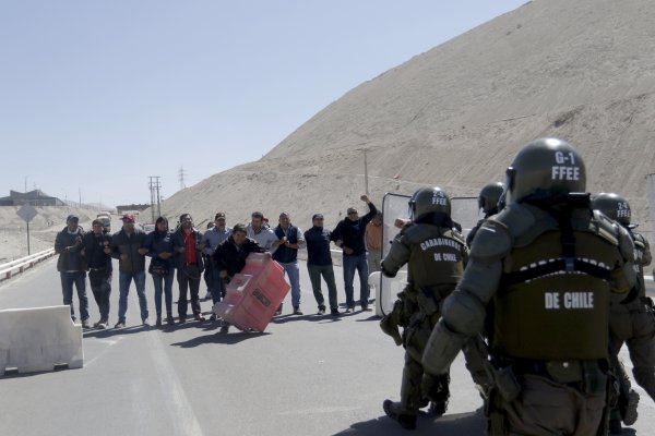 <p>Dirigentes movilizados en Chuquicamata son desalojados y operación vuelve a la normalidad</p>