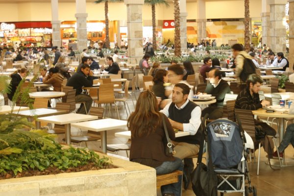 <p>La guerra de los cheque restaurant: Amipass en picada contra la Junaeb por privilegiar a Sodexo y Edenred</p>