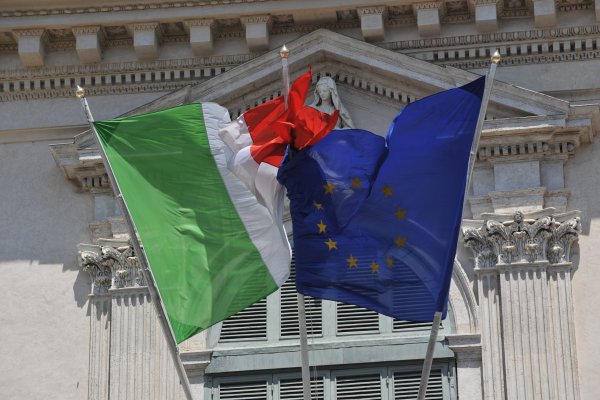 Bolsa italiana lidera avances en Europa tras acuerdo con Bruselas