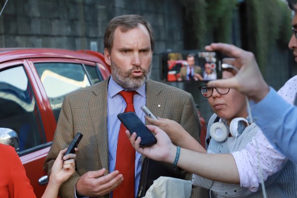 Von Appen endurece tono por paro portuario: "Somos intransigentes con gente que ha violentado"