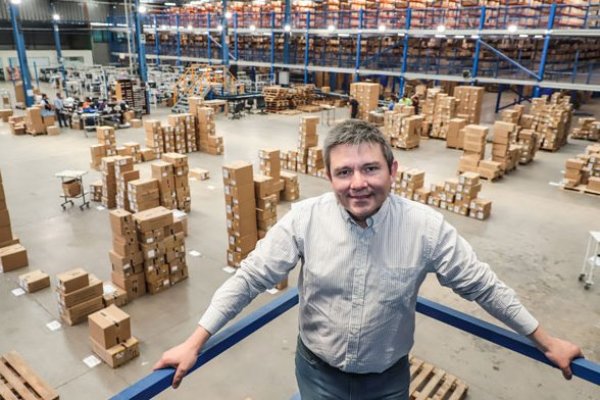 Flores moderniza centro de distribución y arribará a Perú